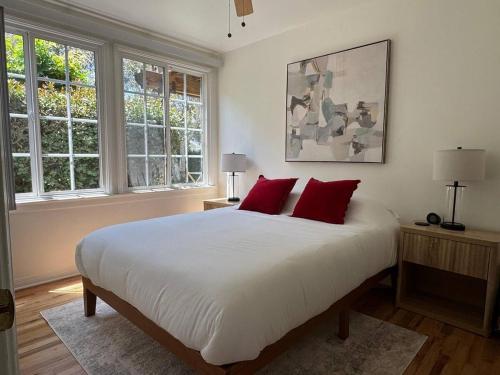 Stylish and Cozy 2BR 1BA Getaway Near LAX - LMU - SoFi - Beaches, Los Angeles (fotografie 4)