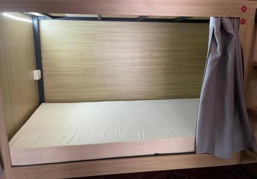 Bed in 10-Bed Mixed Dormitory Room image 10