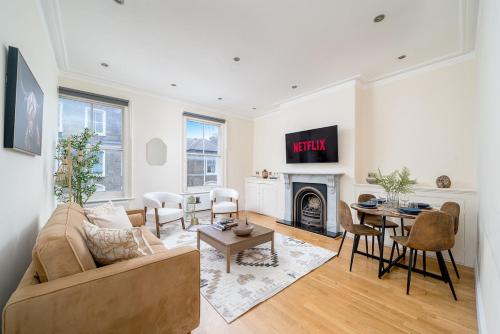 2 Bedroom Battersea Park Flat, London