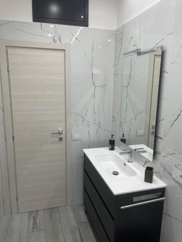 Roma Apartment Metro A Domus Acquedotti, Rom (Foto 8)