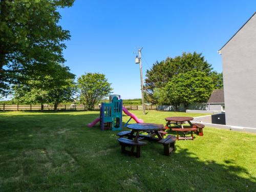 Newton West Farm - image 11