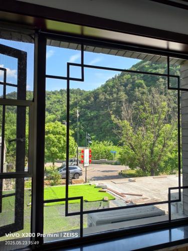 Exterior view, Simatai Great Wall Dexin Folk Restaurant in Beijing Wtown