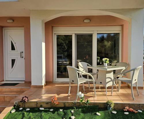 JASMINE HOUSE Potos - Ποτός