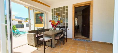 Erkély/terasz, Casa Lila - private pool and playground in Hondon De Las Nieves