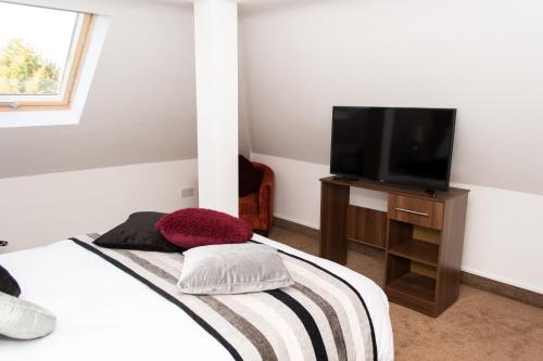 Trivelles Mayfair - image 3