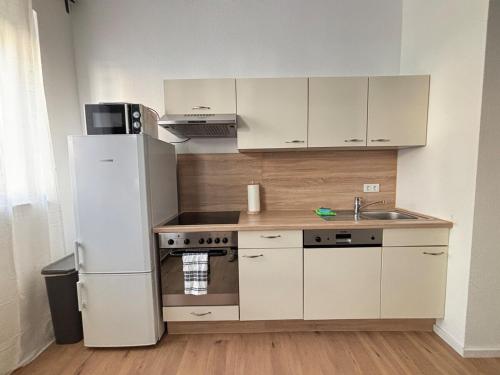 135qm - 6 rooms - city - 2 bathrooms - free parking - MalliBase Apartments, Hannover (fotografie 7)