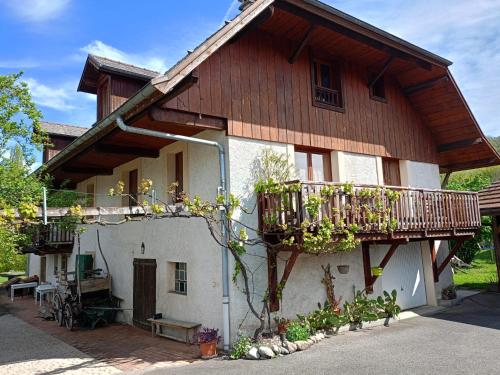 la maison de la Felicidad in Marcellaz-Albanais