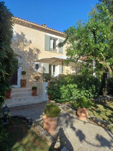 Gite Au fond du jardin in Saint-Saturnin-les-Avignon