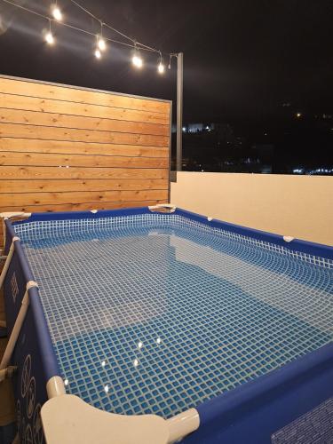 bazen, Rooftop Retreat in Sad El Baouchriye