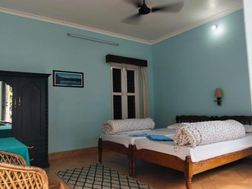 Double or Twin Room with Private Bathroom image 1