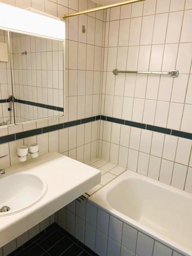 New Cozy 2 room Apartment in Zurich Old Town Center RENN - Self Checkin, Zurigo (foto 11)