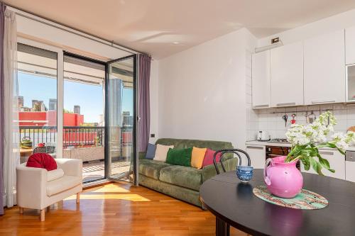 The rainbow house with terrace!, Milan