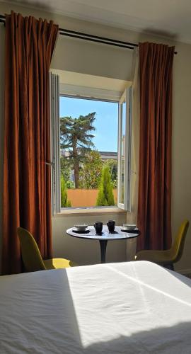 Elegante Stanza Privata in Centro a Roma Colosseo - FLC Room in Rome, Рим (фото 7)