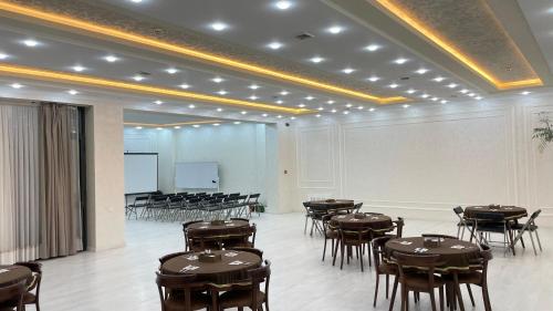 Restaurant, CHINOR HOTEL in Farghona