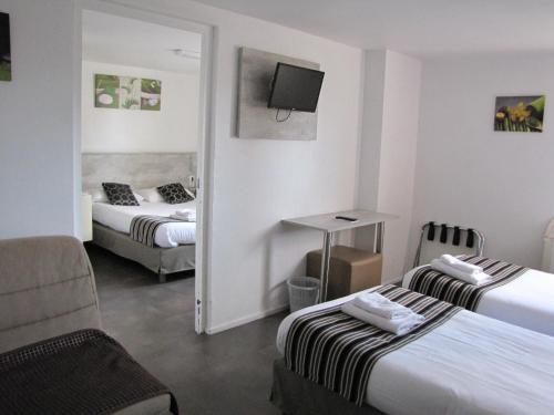 Brit Hotel Bosquet Carcassonne Cité - image 3