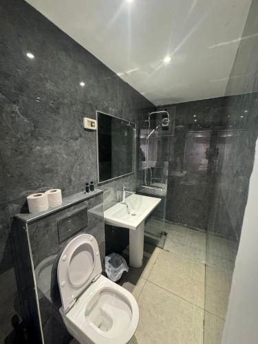Lago Suites Hotel – Jerusalem, CA