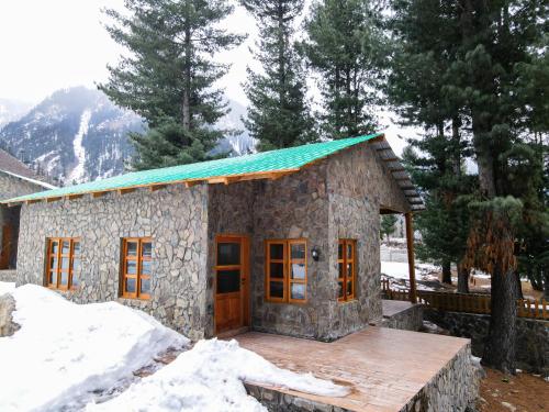 Two-Bedroom Chalet image 4