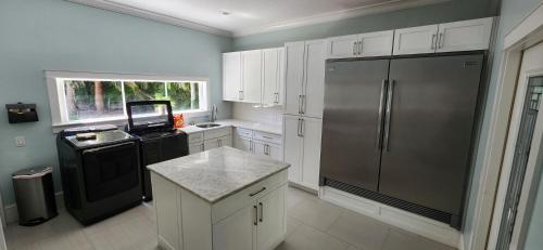 Sunset Haven - Luxury 5br 5bath Coastal Retreat, Stuart (foto 10)