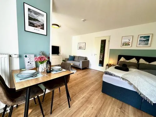Gemütliches 1R Apartment mit Balkon, Parking, TV Streaming in Magdeburg, Deutschland
