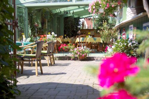 Dārzs, Hotel Zur Kutsche in Oberschona