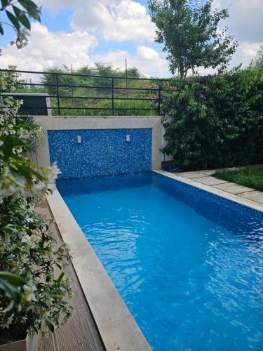 Stylish two bedroom house with private pool, Tirana (Foto 10)