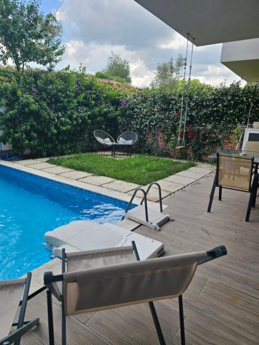Stylish two bedroom house with private pool, Tirana (Foto 8)