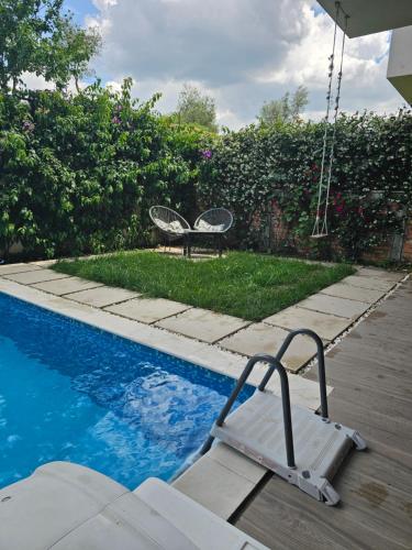 Stylish two bedroom house with private pool, Tirana (Foto 6)