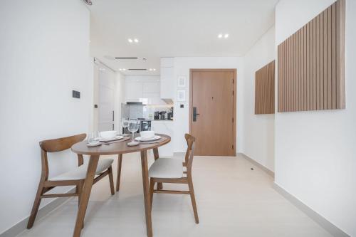 StayShort - Modern 1-Bedroom in JVC Sleeps 4, Dubai (photo 4)