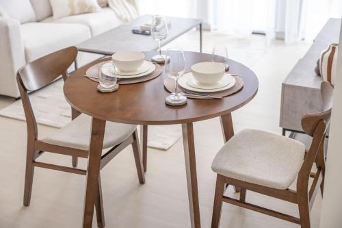 StayShort - Modern 1-Bedroom in JVC Sleeps 4, Dubai (photo 7)