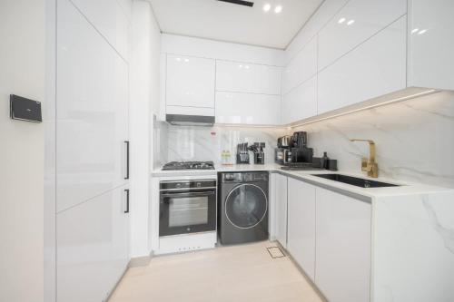 StayShort - Modern 1-Bedroom in JVC Sleeps 4, Dubai (photo 8)