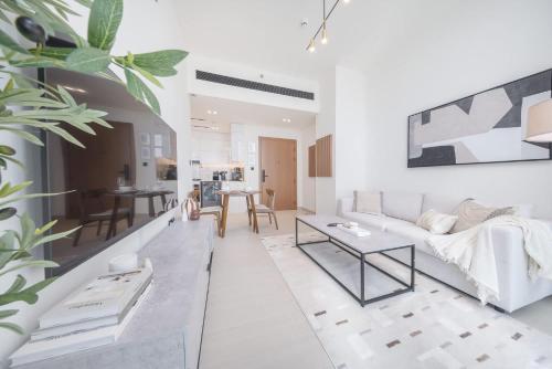 StayShort - Modern 1-Bedroom in JVC Sleeps 4, Dubai (photo 9)