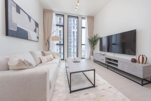 StayShort - Modern 1-Bedroom in JVC Sleeps 4, Dubai (photo 10)