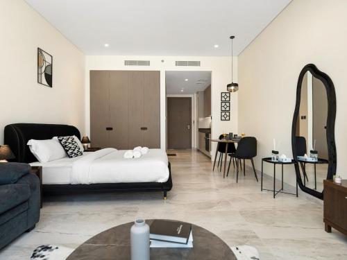 Lux Burj View Studio in Downtown 10 min Dubai Mall, Dubai (photo 3)