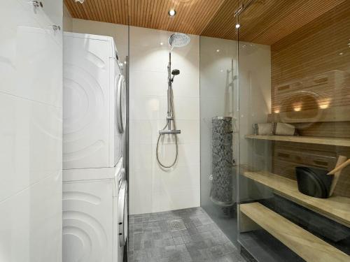 Modern 2BR downtown, private sauna, workspace, Helsinki (photo 3)