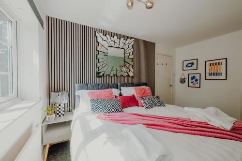 NovaCrest - Stylish 3 Bedroom with Parking - Sleeps 5 in 馬佩爾里