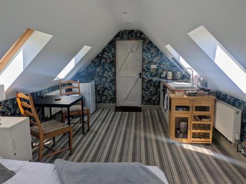 Intimate flat with free parking in West Langton