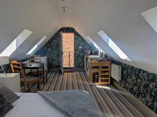 Intimate flat with free parking in West Langton