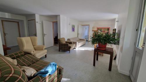 chambre 2 lits Le Toit Vert Maison Partagée (chambre 2 lits Le Toit Vert Maison Partagee) in Moutiers