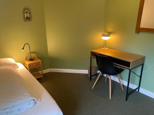 1 twin bed