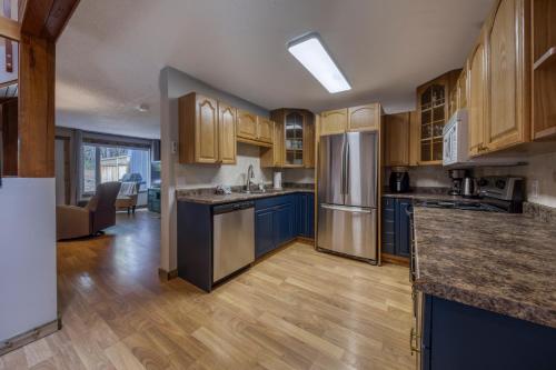 Silver Birch by StayIn in คิมเบอร์เลย์ (BC)