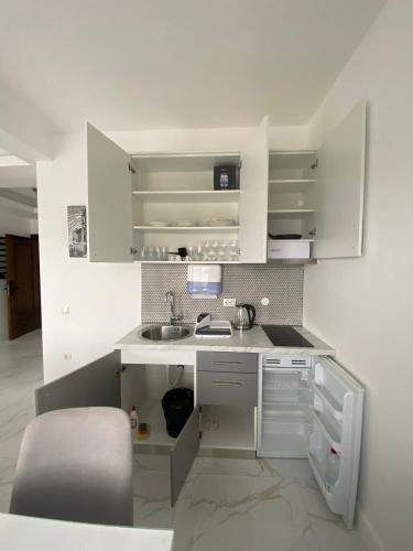 Two-Bedroom Apartment with Terrace image 2