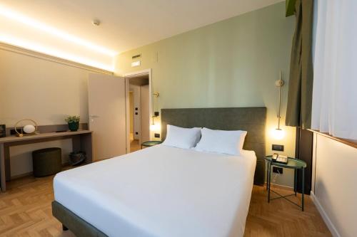 5 twin beds