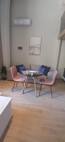 One-Bedroom Apartment image 10