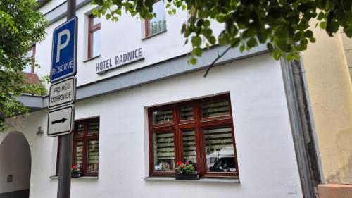 . Hotel Radnice Dobrovice