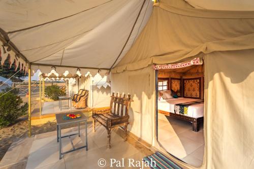 บริการและสิ่งอำนวยความสะดวก, ปาล ราชา รีสอร์ต (Pal Rajah Resort) in ฆูรี