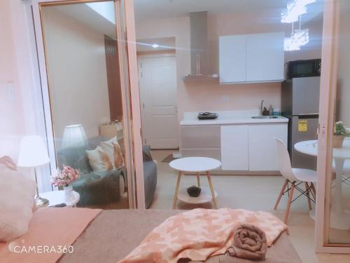 SM Bicutan by AMRS, Manila