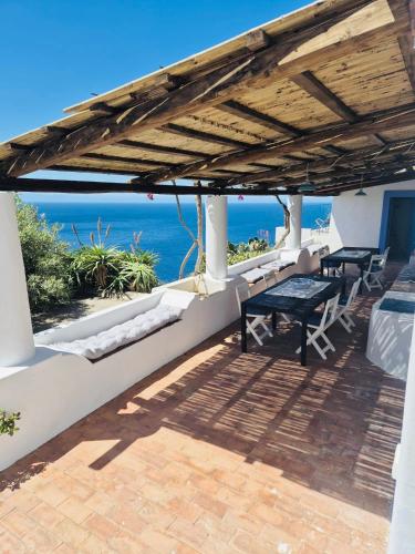 Villa Vista Mare a Filicudi in Filikudi
