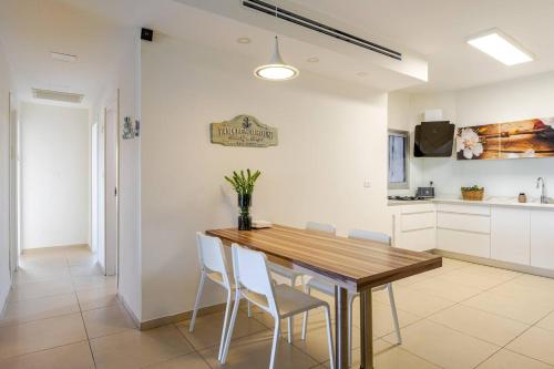 GW002 MAMAD Gugel Waves Amazing Seaview & Garden Family Apartments in Nahariya