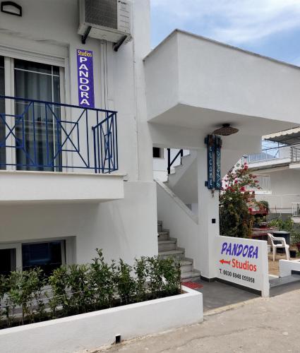PANDORA studios in 스칼라 마리온