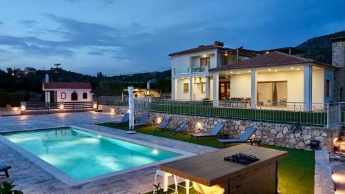 Peldbaseins, Villa Vakoufia in Pirgiotika (Argolis)